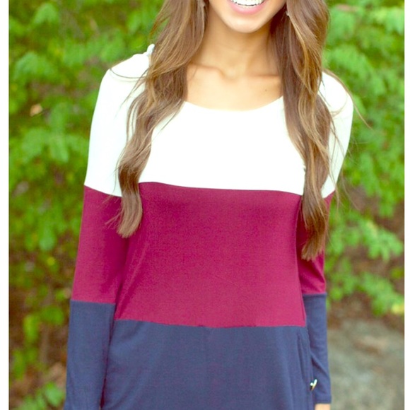 🌸2x Host Pick🌸Cute color block shirt 🌸💕 - Picture 1 of 2